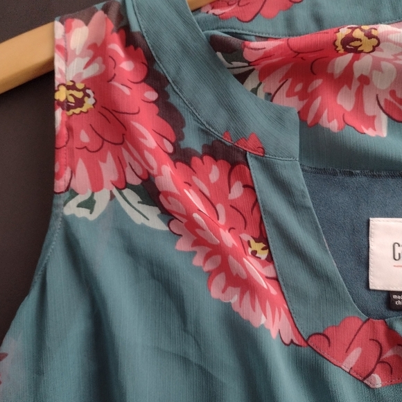 cabi short sleeve floral print top in bluegreen small - Picture 10 of 10